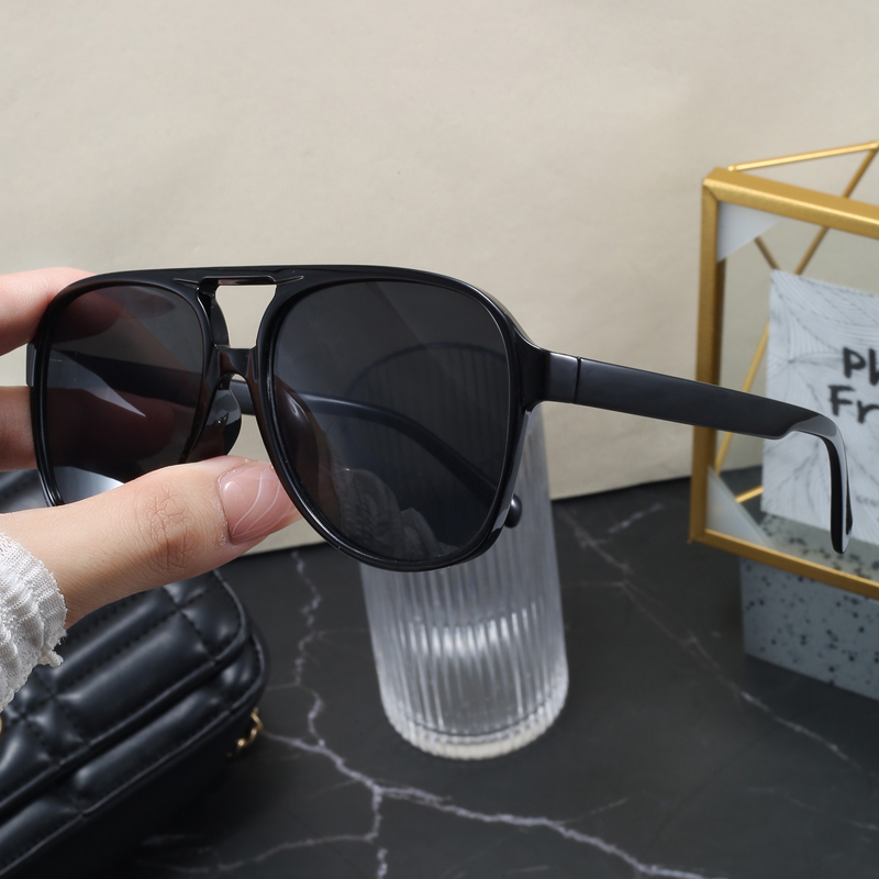 Unisex Fashion Sunglasses UV40 - огляд і ціна Women'S Fashion In The 70S