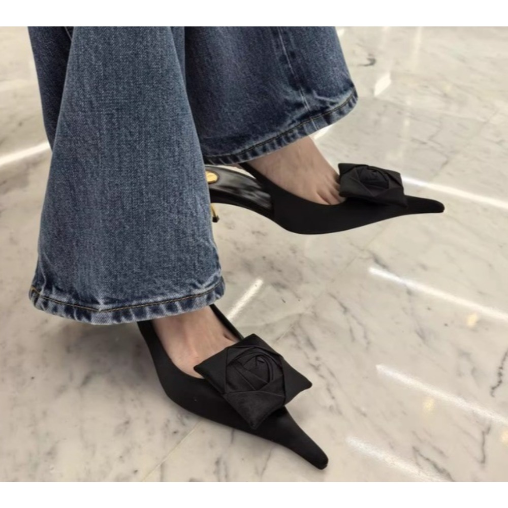 Summer Women's New Pointed Sha - огляд і ціна Women Fashion Show
